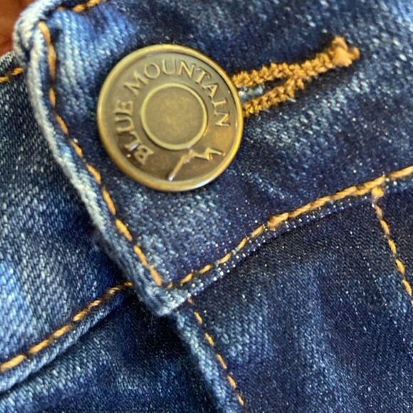 BLUE MOUNTAIN Classic Blue Women's Jeans Plus Size 16 - Picture 6 of 8